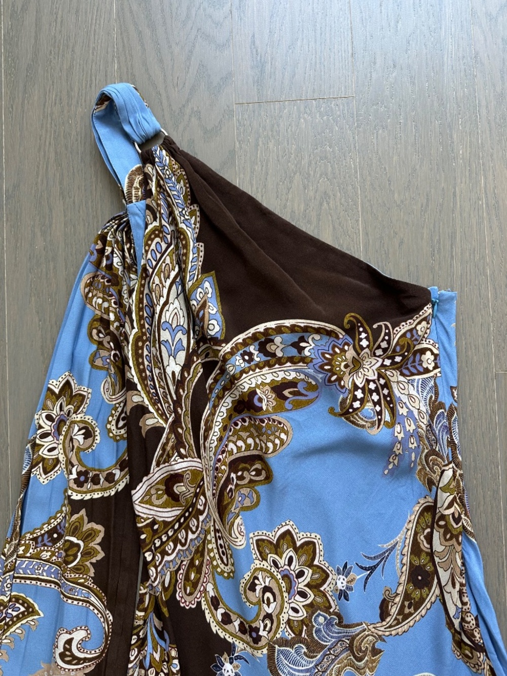 HEMANT & NANDITA One-Shoulder Paisley Maxi Dress in Light Blue and Brown - Picture 4 of 10